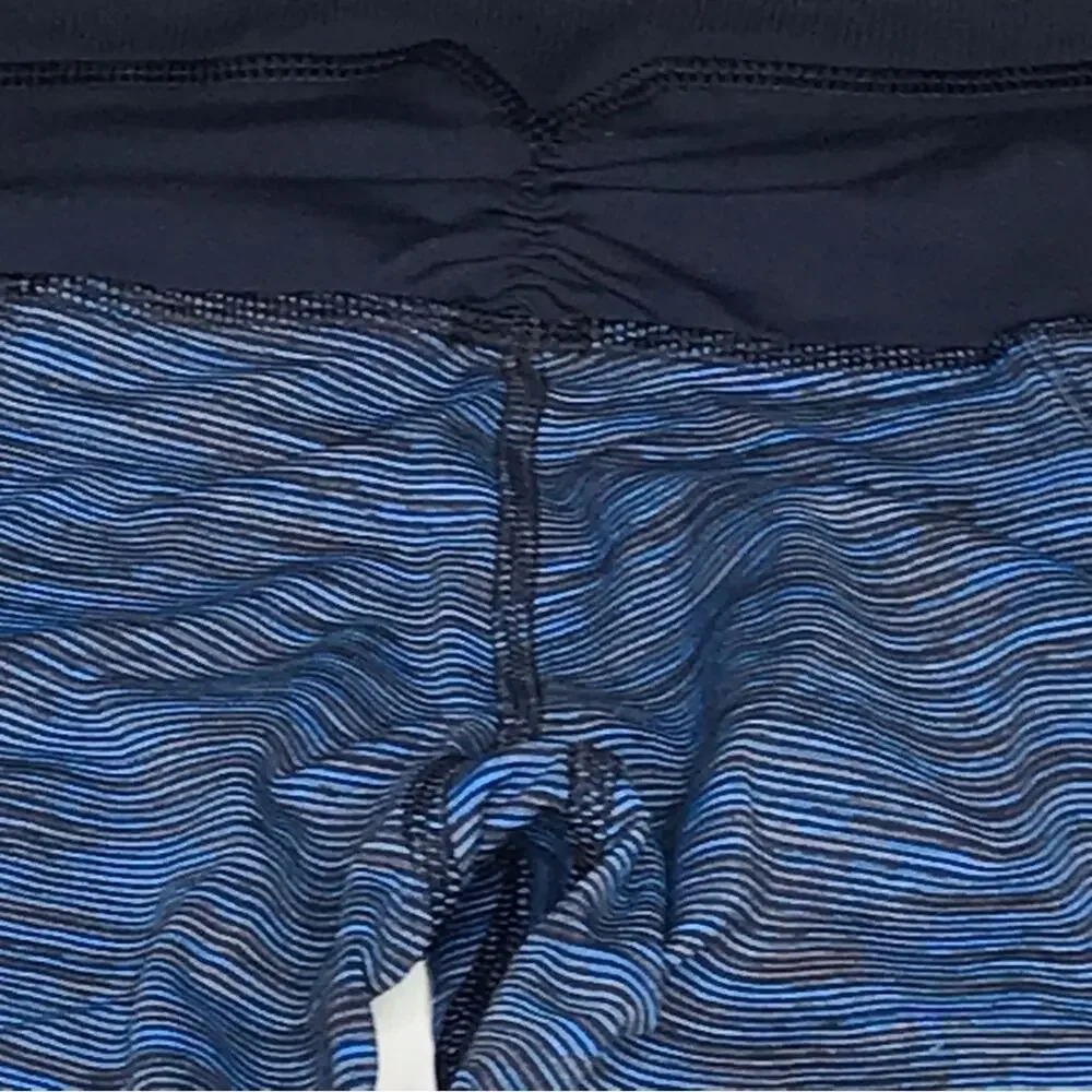 Lululemon Size 2/4 Cut the Crop Striped Cropped Leggings-Side Pockets-Ruched Leg